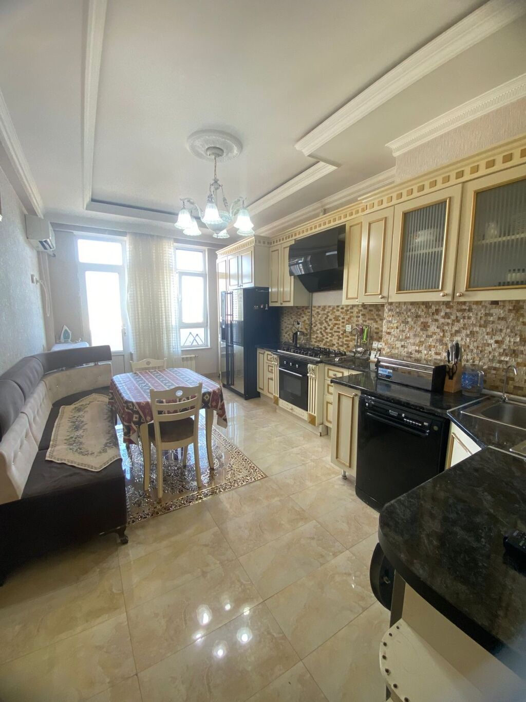 3 otaqlı, 156 kv. m