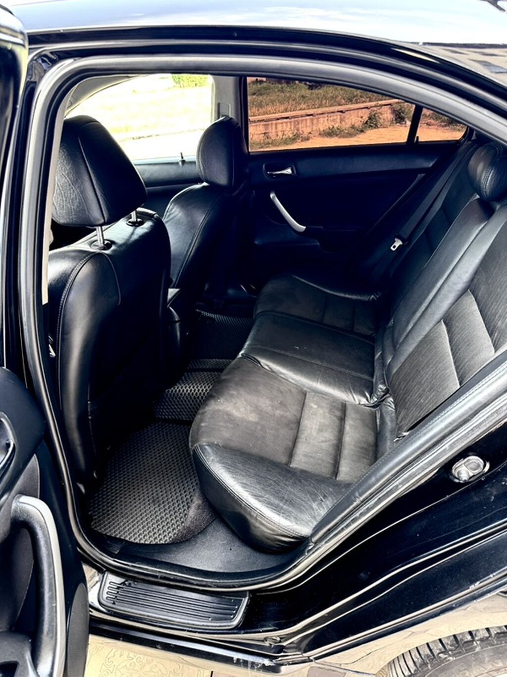 Honda Accord: 2004 г., 2 л, Механика, Бензин, Седан: фото 7