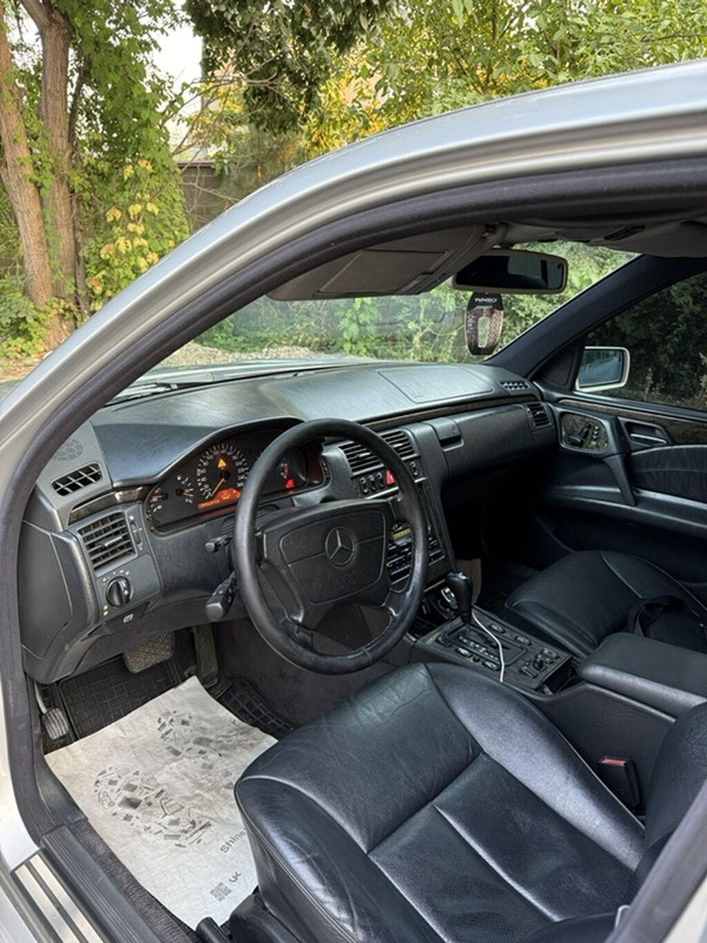 Mercedes-Benz E-Class: 1998 г., 4.3 л, Автомат, Бензин, Седан: фото 8