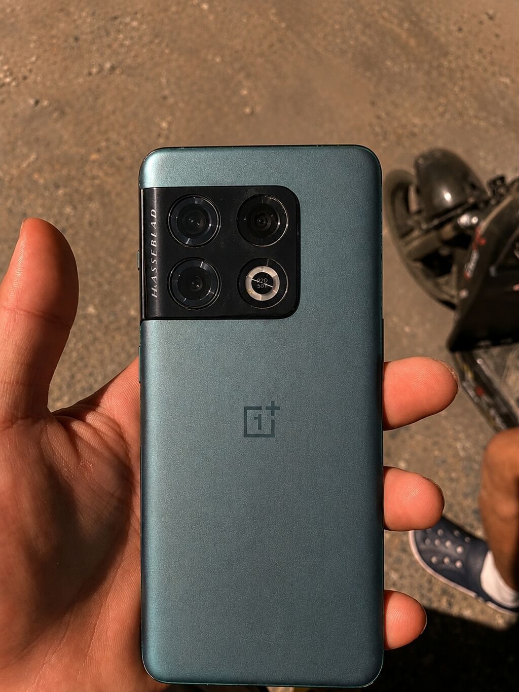 OnePlus 10 Pro, Б/у, 256 ГБ, цвет - Голубой, 2 SIM — фото 3
