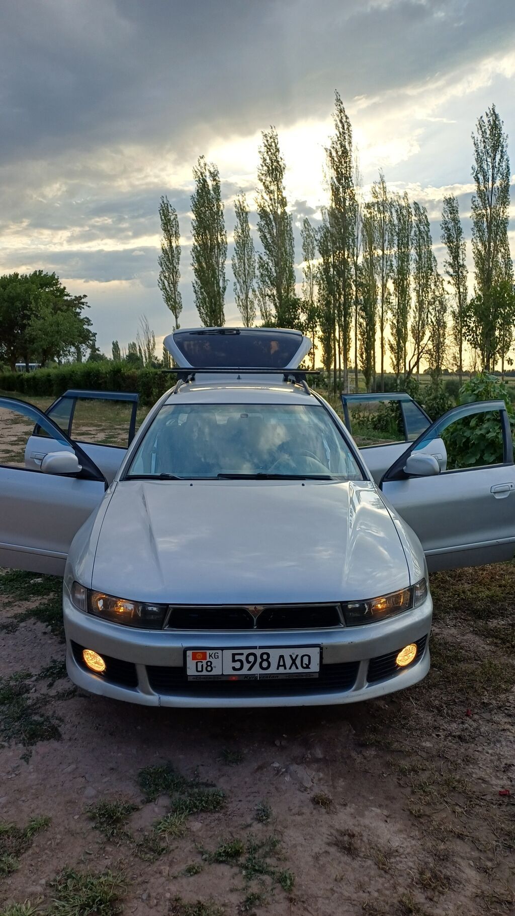 Mitsubishi Galant: 2003 г., 2 л, Механика, Бензин, Универсал: фото 2