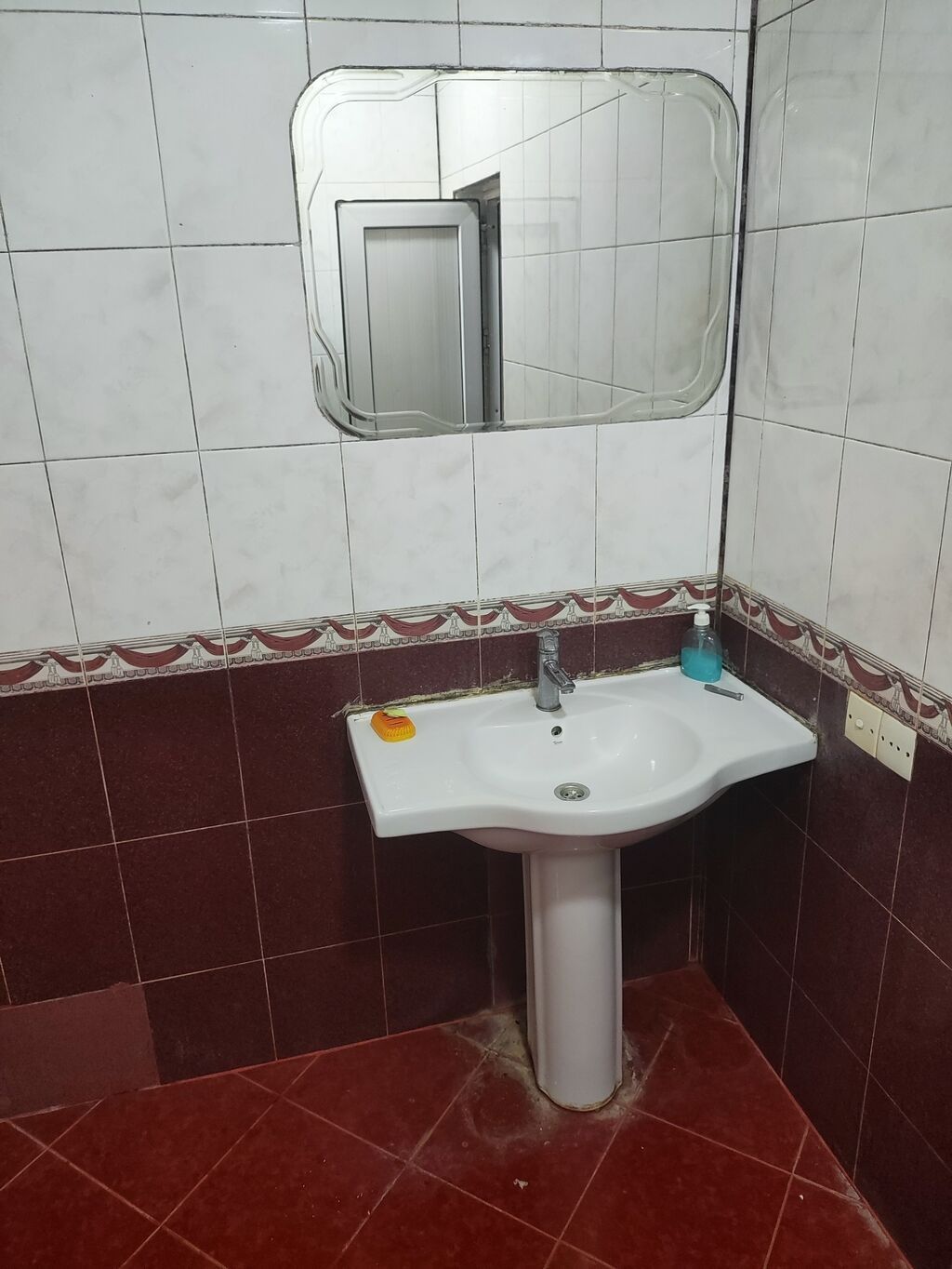 Mehdiabad 7 otaqlı, 204 kv. m, Orta təmir