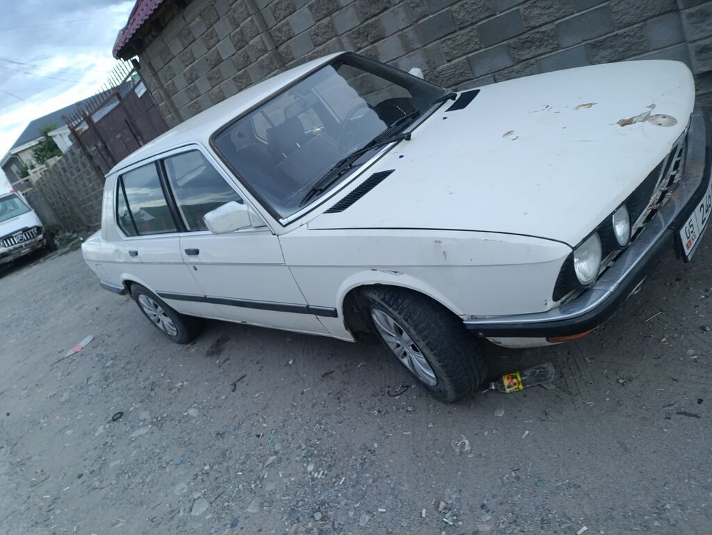 BMW 520i 1983 года, седан, 2 л, механика: фото 4