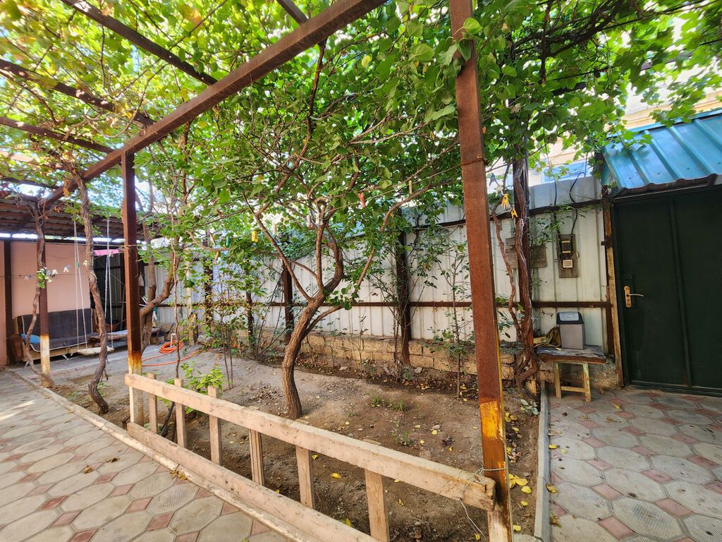 4 otaqlı, 93 kv. m, Orta təmir