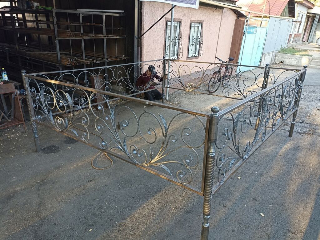 Оградки на могилку. декоративные металические ограждения. | Договорная ...