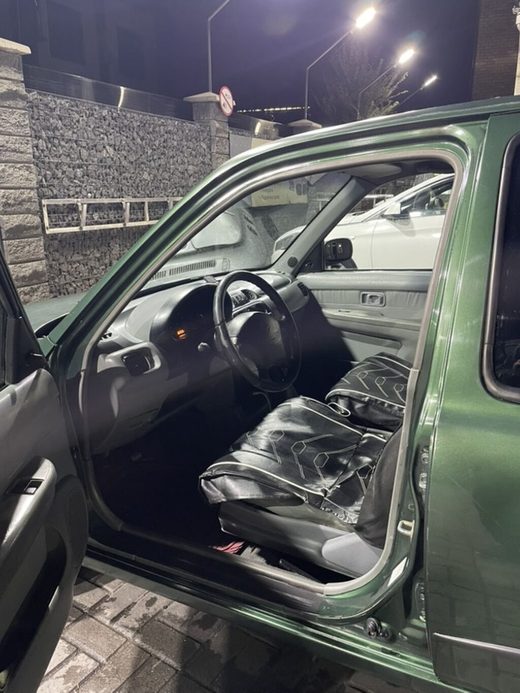 Nissan Micra: 1999 г., 1 л, Механика, Бензин, Хэтчбэк: фото 2