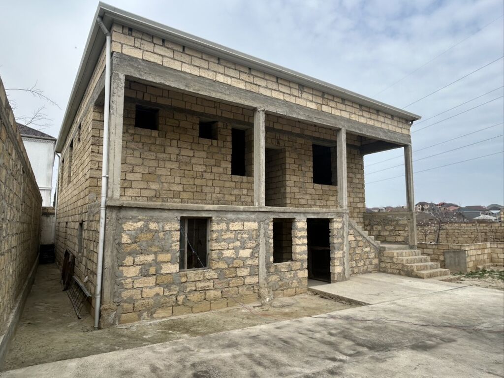 3 otaqlı, 136 kv. m, Təmirsiz