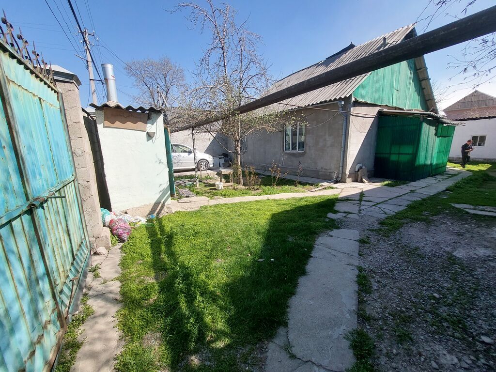 Продаю дом 7.2 соток 4 комнаты 80 квадратов есть две времянки и баня: фото 2