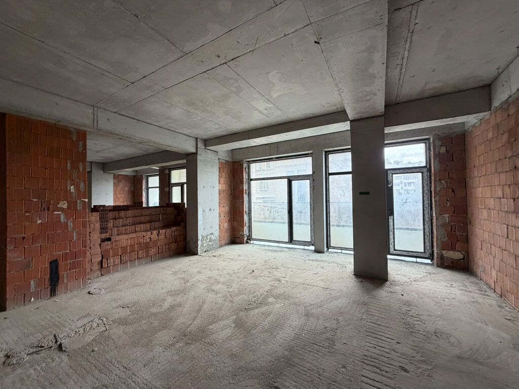 3 otaqlı, Yeni tikili, 175 kv. m