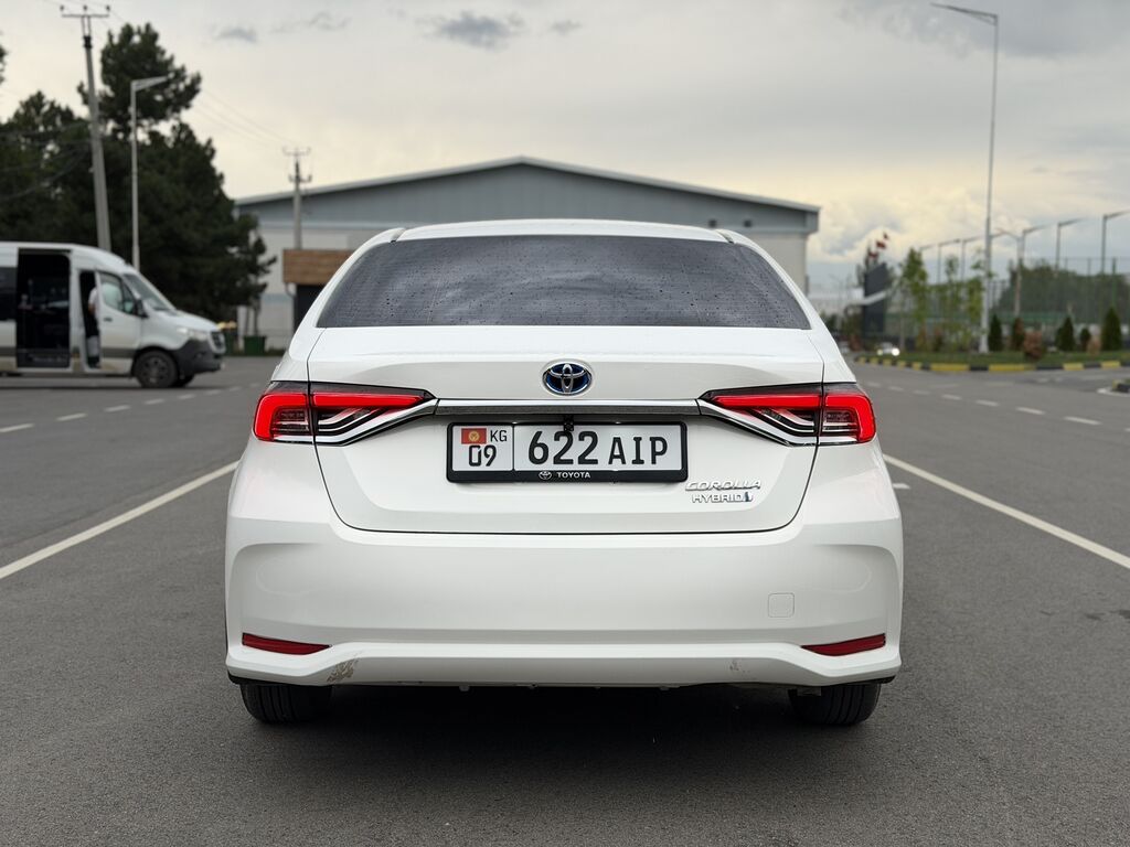 Toyota Corolla: 2021 г., 1.8 л, Автомат, Гибрид, Седан: фото 6