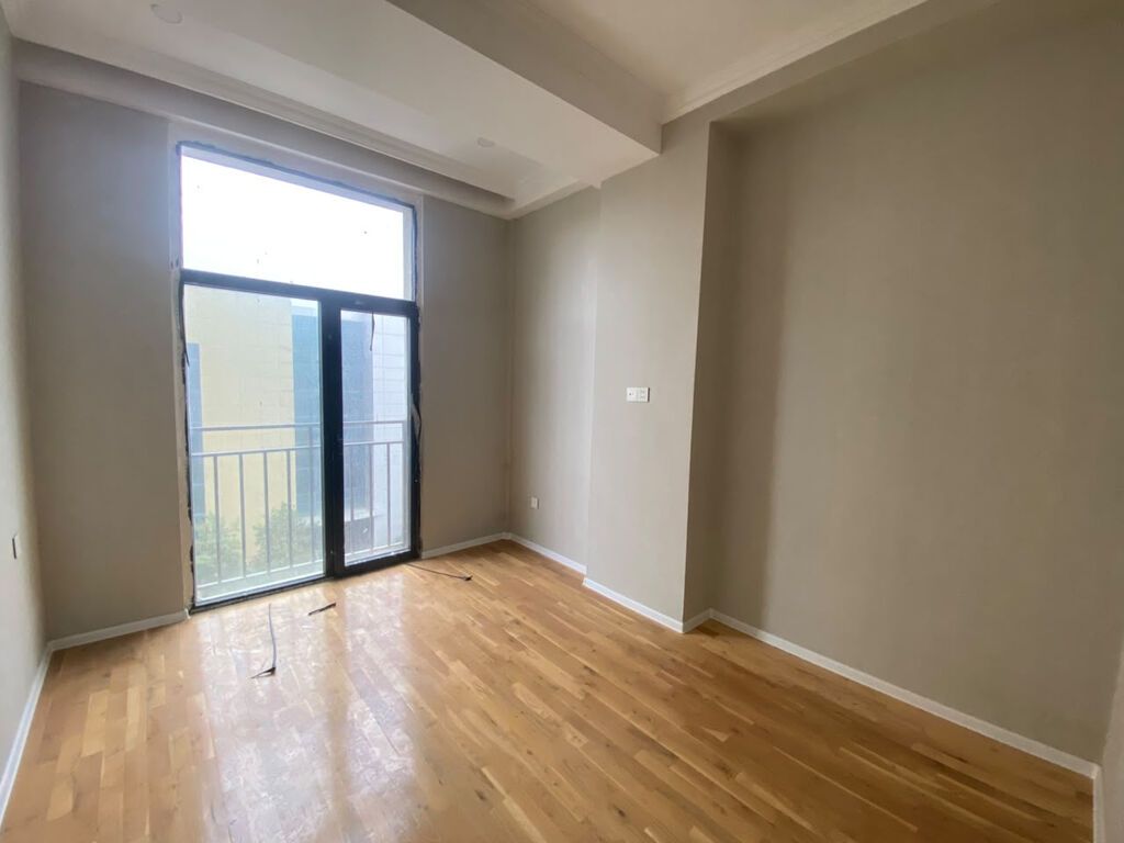4 otaqlı, Yeni tikili, 136 kv. m