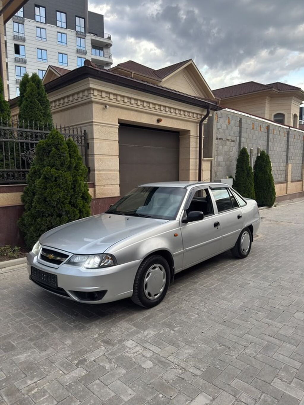 Daewoo Nexia: 2010 г., 1.6 л, Механика, Бензин, Седан: фото 3