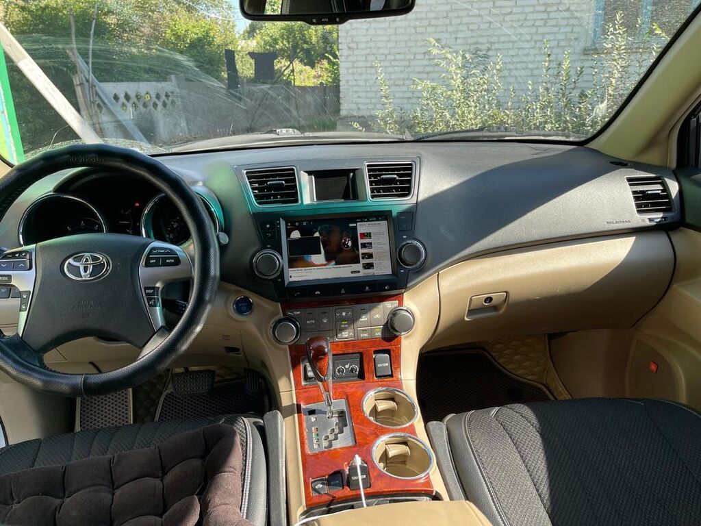 Toyota Highlander: 2011 г., 3.5 л, Автомат, Гибрид, Кроссовер: фото 6