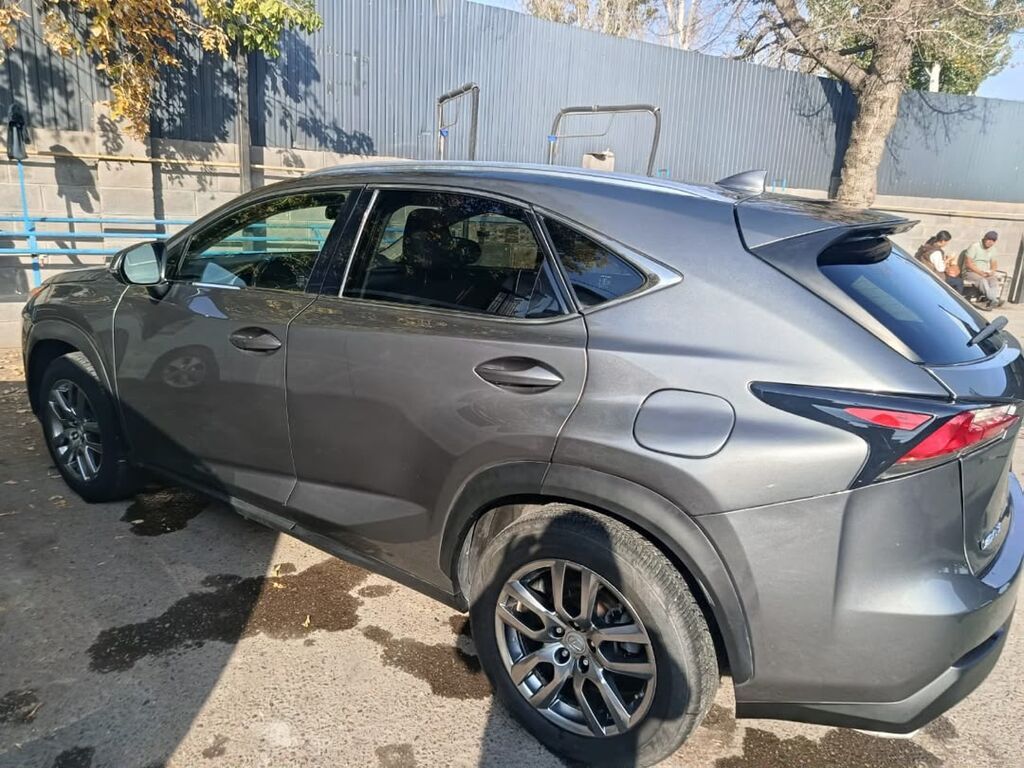 Lexus NX: 2015 г., 2 л, Бензин, Кроссовер: фото 6