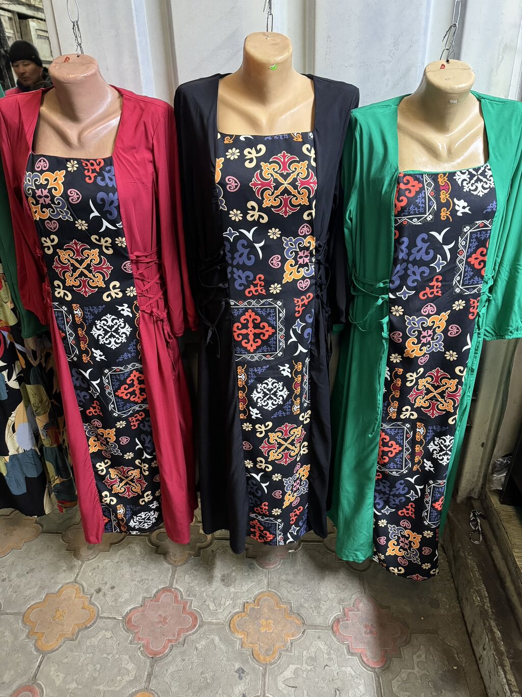 «Папа подарил мне японскую швейную машину Janome»: как раньше шили одежду по выкройкам