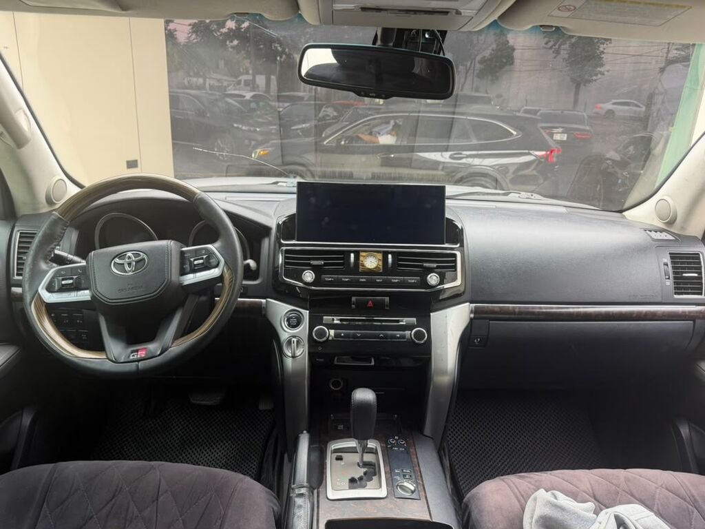 Toyota Land Cruiser: 2013 г., 4.6 л, Автомат, Бензин, Внедорожник: фото 4
