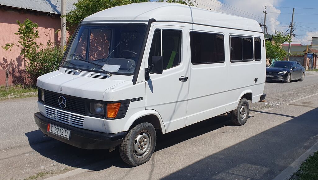 Mercedes-Benz : 1995 г., 2.3 л, Механика, Дизель, Бус: фото 3