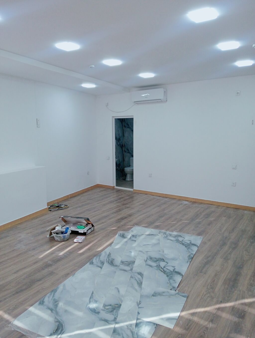 İcarəyə verilən ofis sahəsi. Babek pr 31, ağ şəhər ctiy park ilə