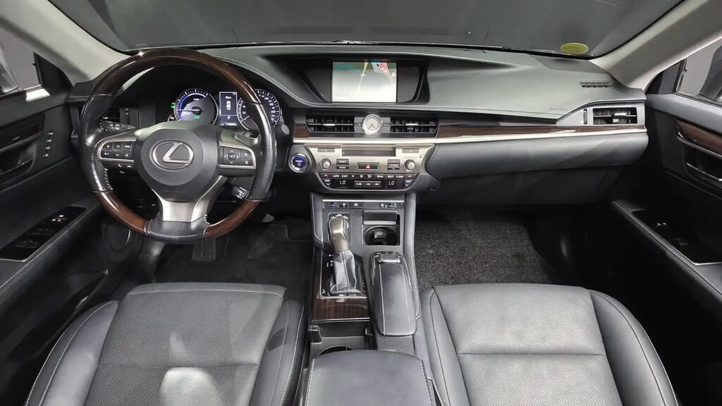 Lexus ES: 2017 г., 2.5 л, Автомат, Гибрид, Седан: фото 2