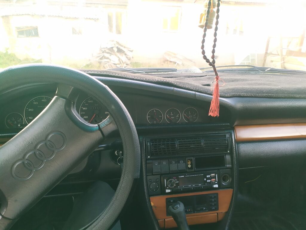 Audi 100: 1991 г., 2.8 л, Механика, Бензин, Седан: фото 6