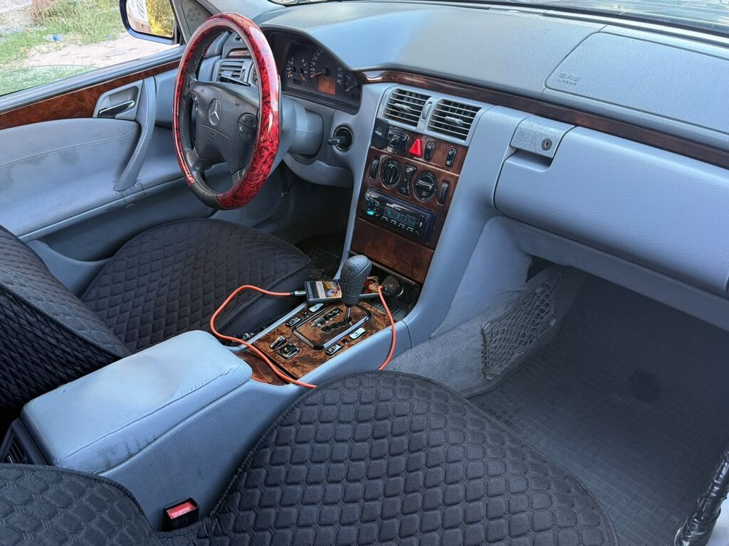 Mercedes-Benz E-Class: 2001 г., 2.2 л, Автомат, Седан: фото 4