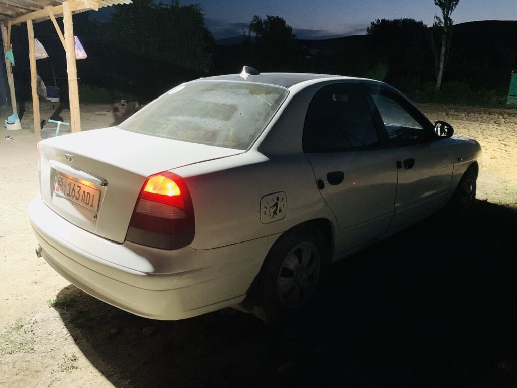 Daewoo Nubira: 1999 г., 1.5 л, Механика, Бензин, Седан: фото 3