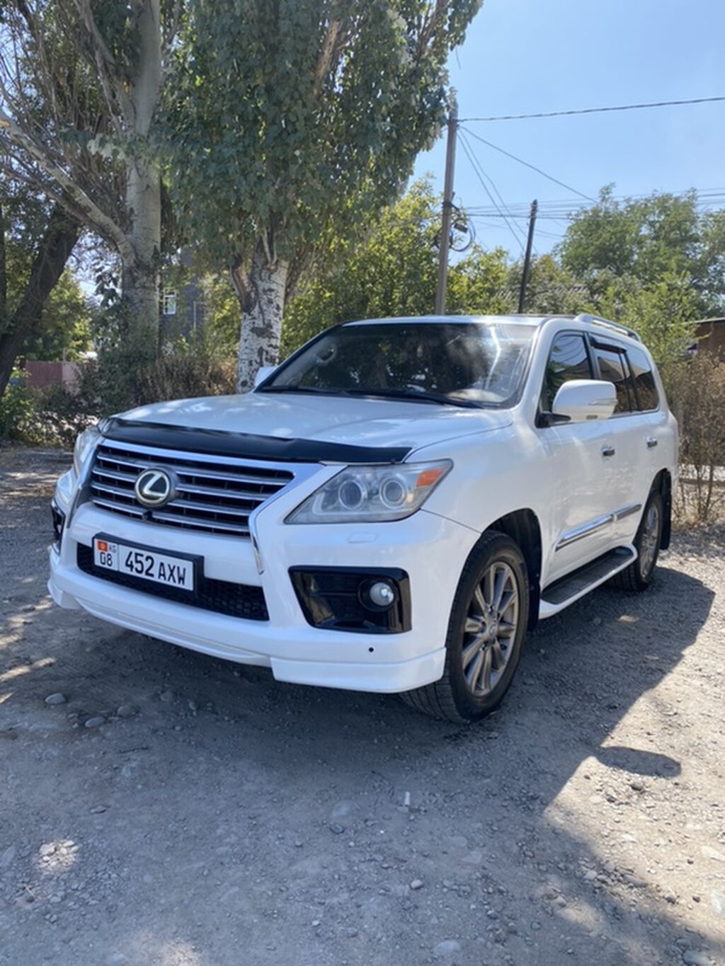 Lexus LX: 2011 г., 5.7 л, Автомат, Бензин, Внедорожник: фото 2