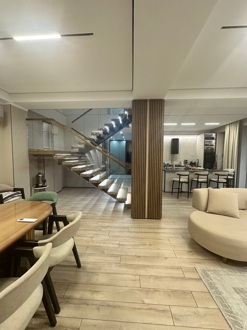 220 м², 6 комнат, Юг-2 мкр: фото 8