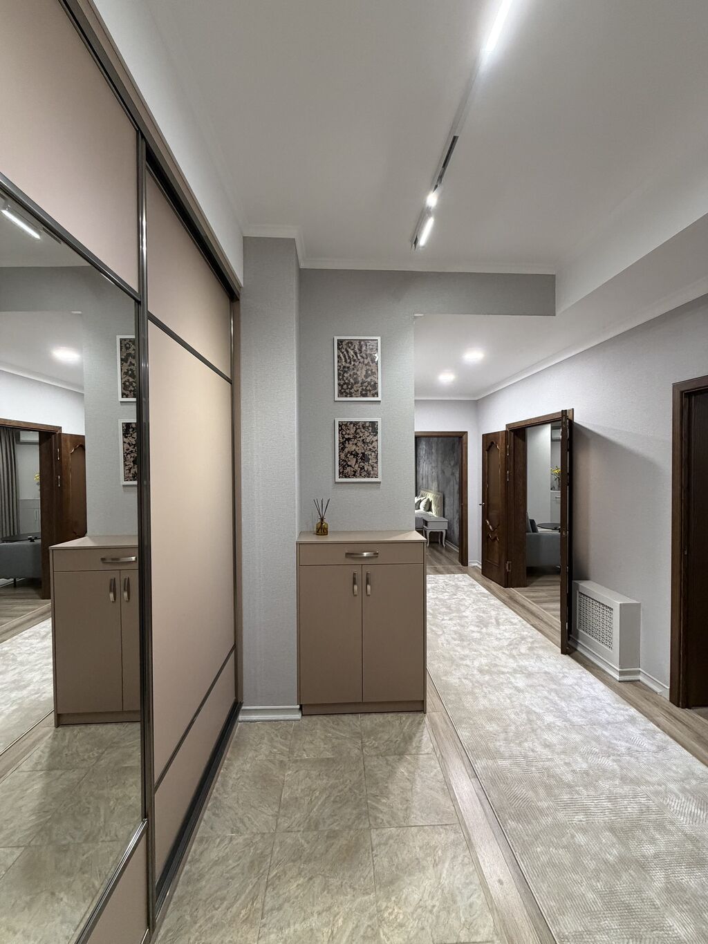 Аренда квартиры в «Золотом квадрате» 2-комнатная квартира • 90 м²: фото 2