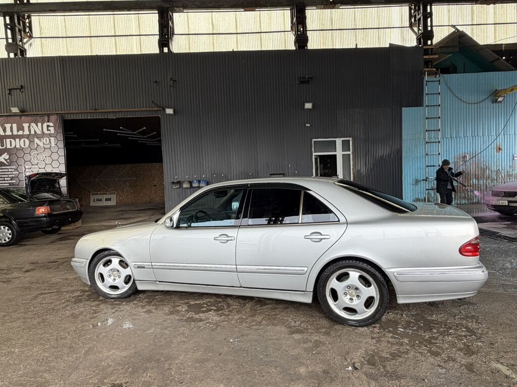 Mercedes-Benz E-Class: 2000 г., 3.2 л, Автомат, Бензин, Седан: фото 2