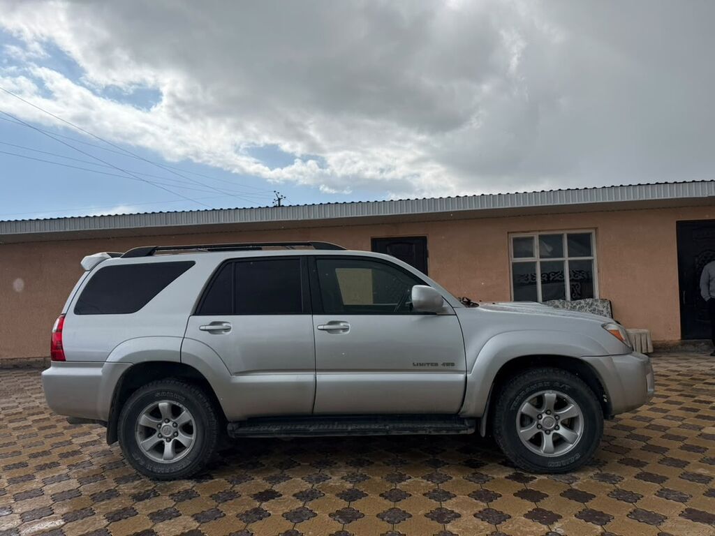 Toyota 4Runner: 2006 г., 4.7 л, Внедорожник: фото 2