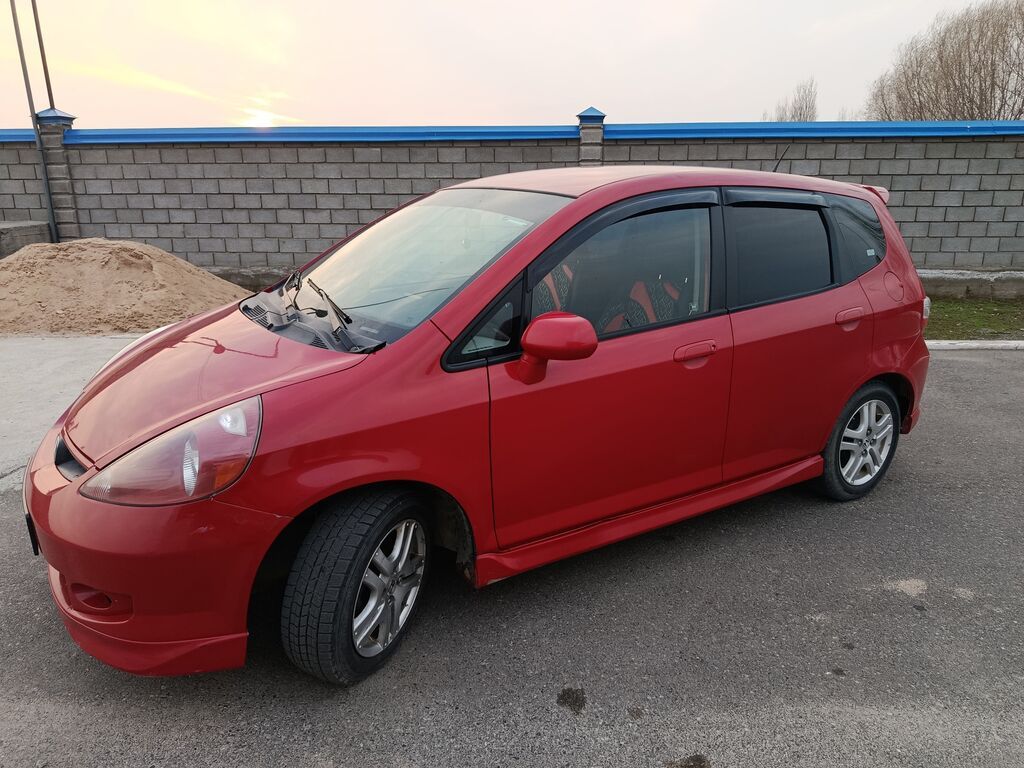 Honda Fit: 2007 г., 1.5 л, Автомат, Бензин, Хэтчбэк: фото 2