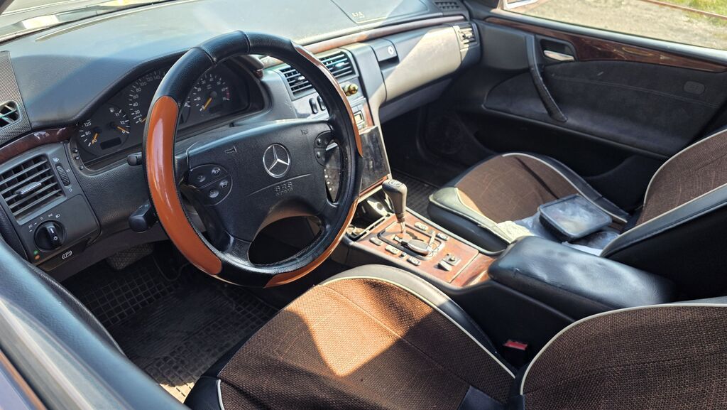 Mercedes-Benz E-Class: 2000 г., 2 л, Автомат, Бензин, Седан: фото 3