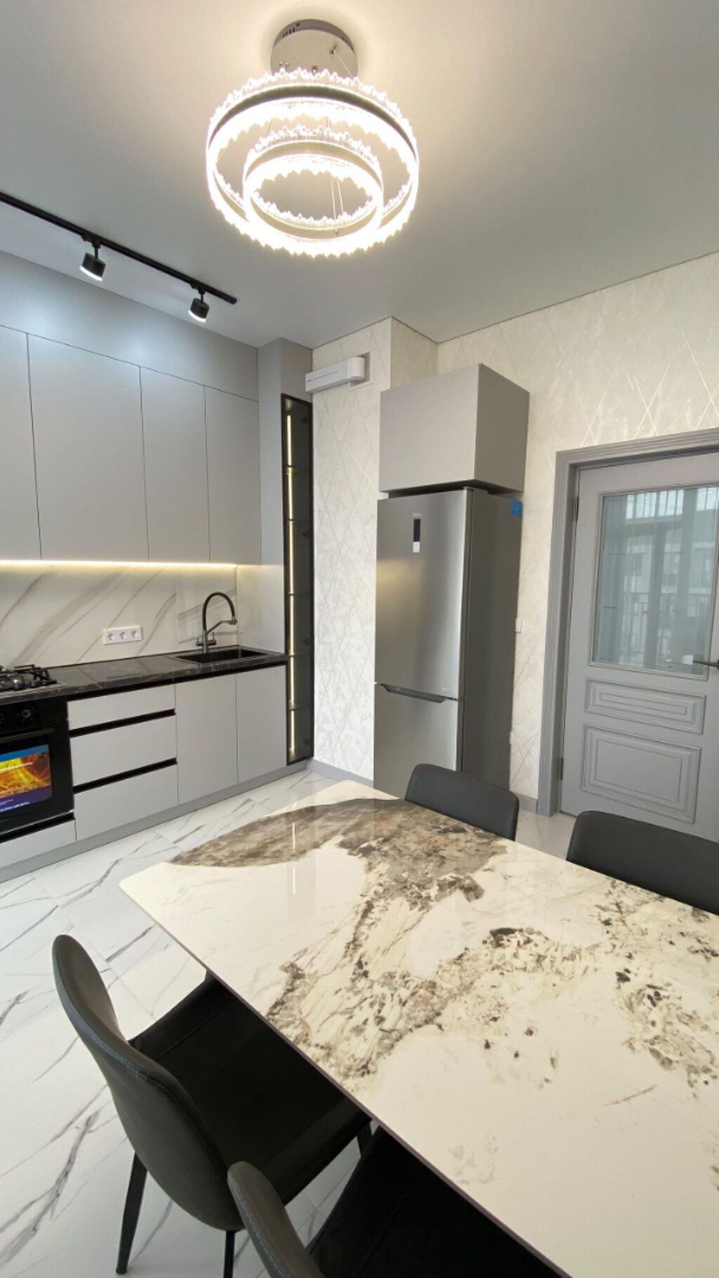 1 комната, 42 м², Южная Магистраль Элитка, 15 этаж, Дизайнерский ремонт: фото 3