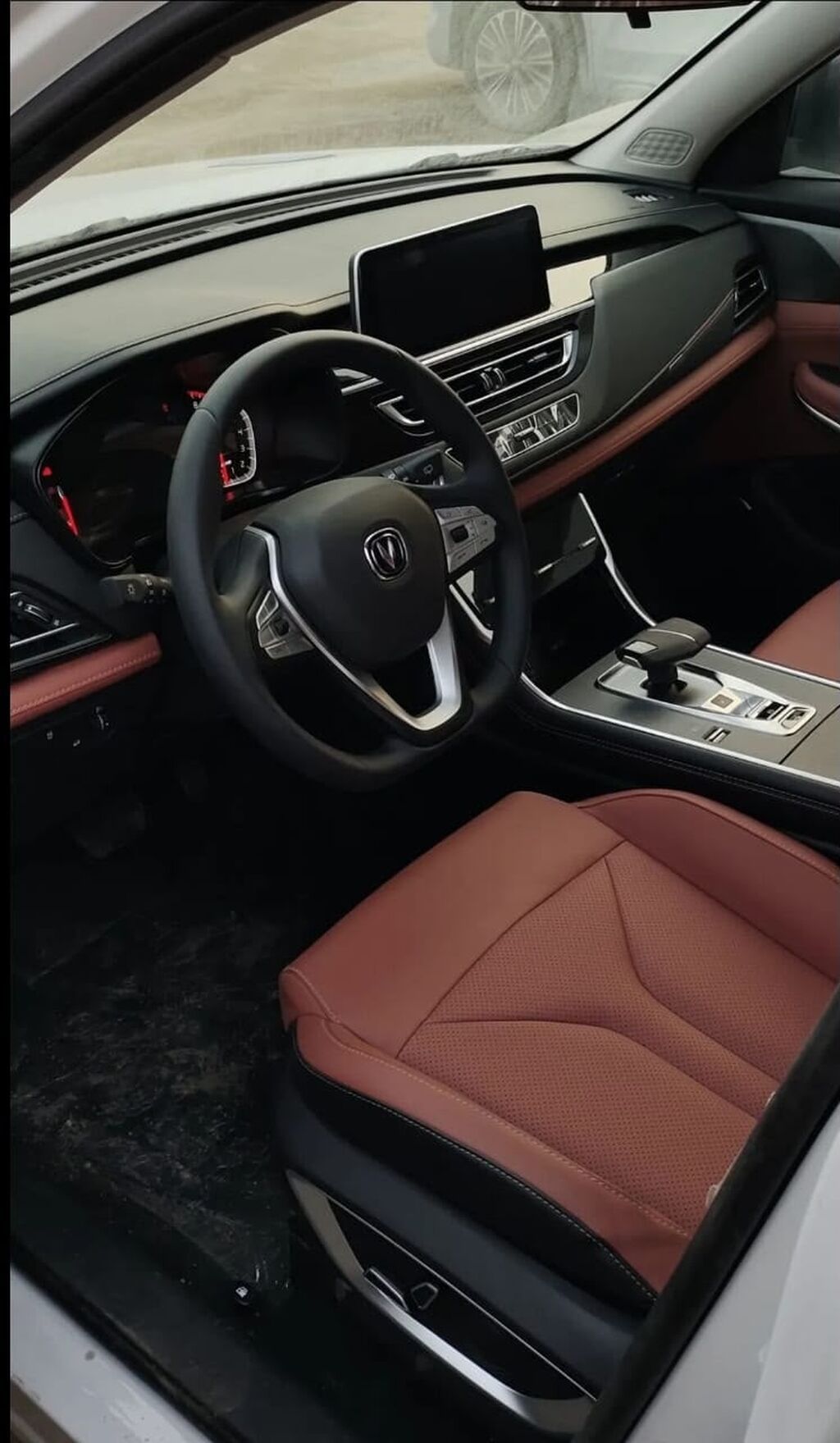 Changan CS75: 2025 г., 1.5 л, Робот, Бензин, Кроссовер: фото 3