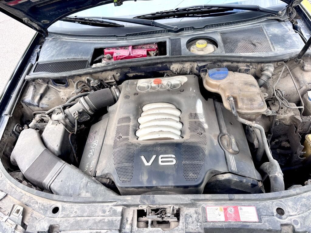 Audi A6 2001 г., 2.4 л, механика, универсал: фото 7
