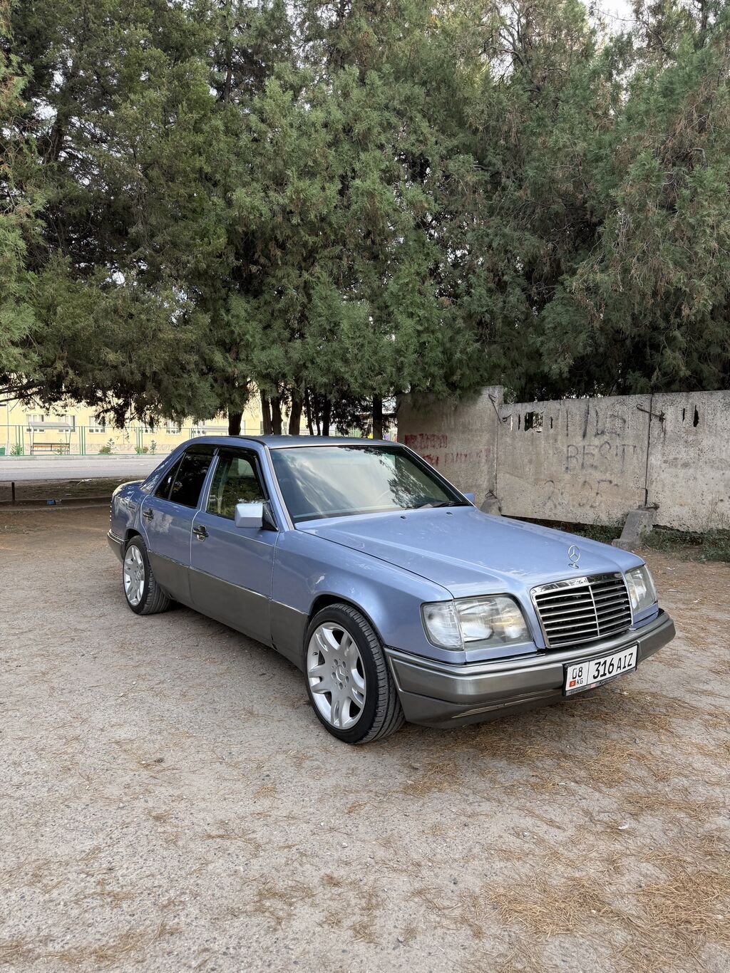Mercedes-Benz W124