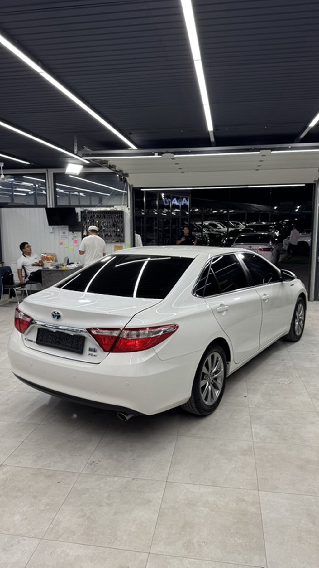 Toyota Camry: 2017 г., 2.5 л, Автомат, Гибрид, Седан: фото 3