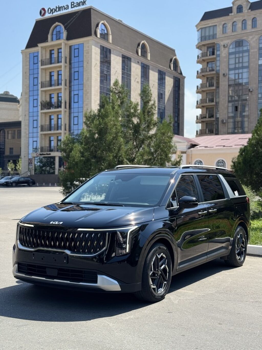 Kia Carnival: 2024 г., 3.5 л, Автомат, Бензин, Минивэн — фото 1