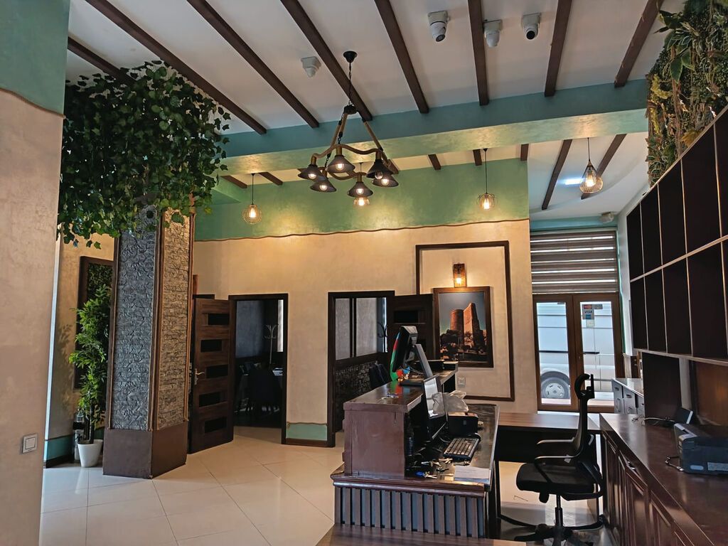 BADAMDARDA NÖQTƏSİNƏ QƏDƏR HAZIR — PREMİUM RESTORAN VƏ LOUNGE