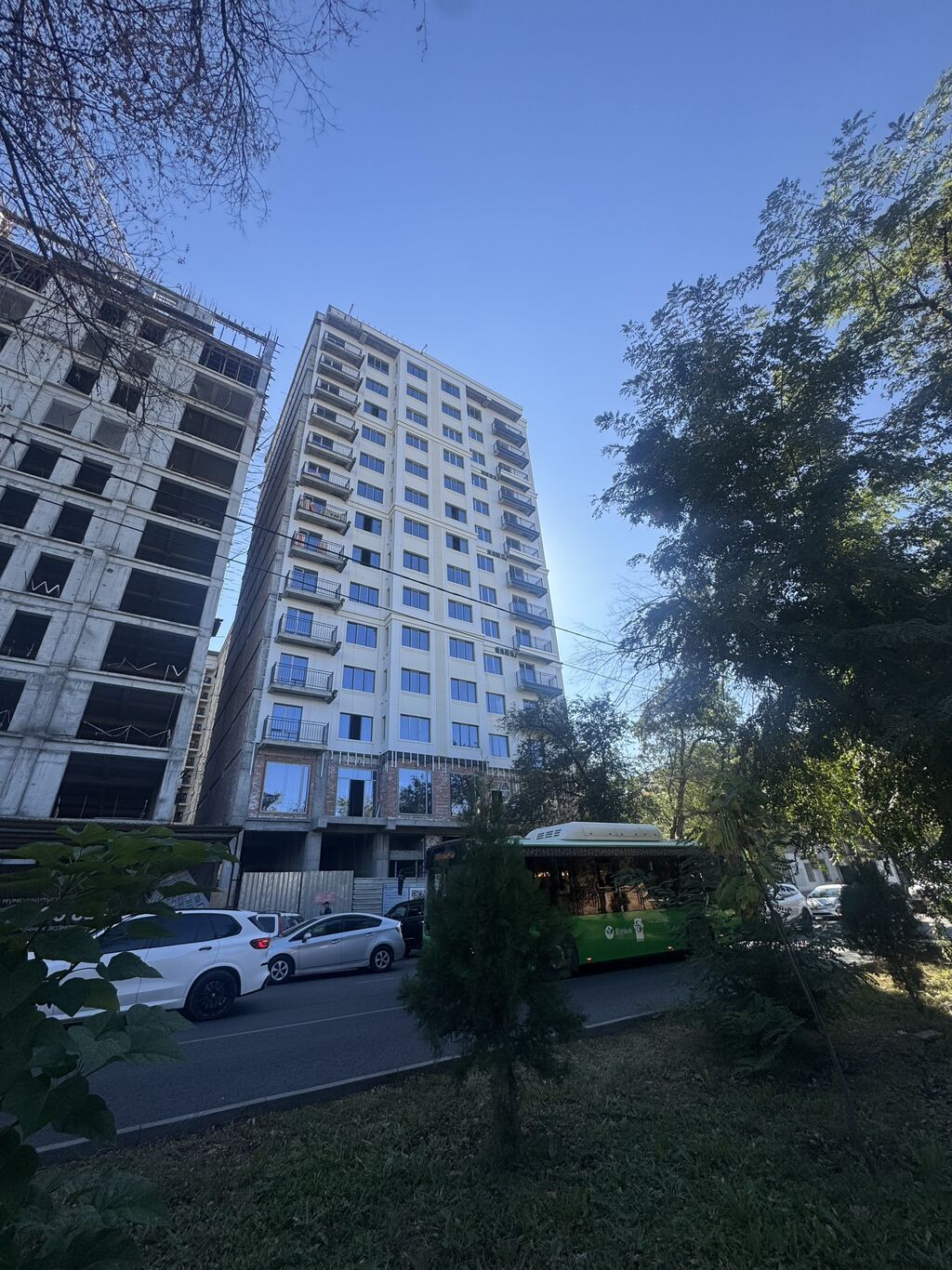 Сдаю Офис целиком: 120 м², Без ремонта, Первая линия