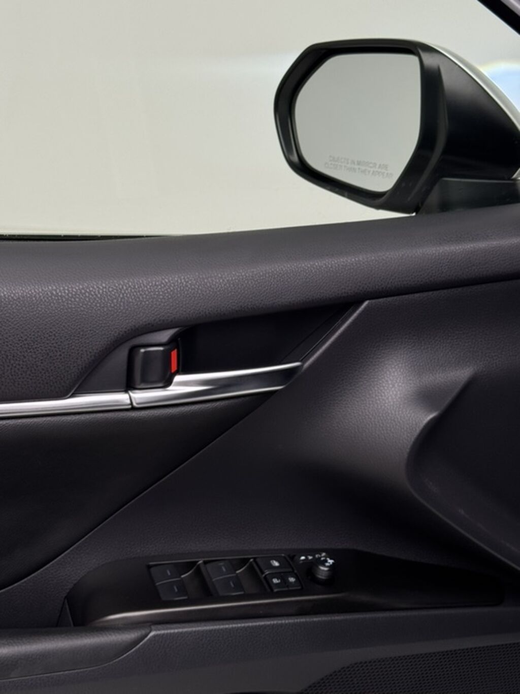 Toyota Camry: 2022 г., 2.5 л, Автомат, Гибрид, Седан: фото 8