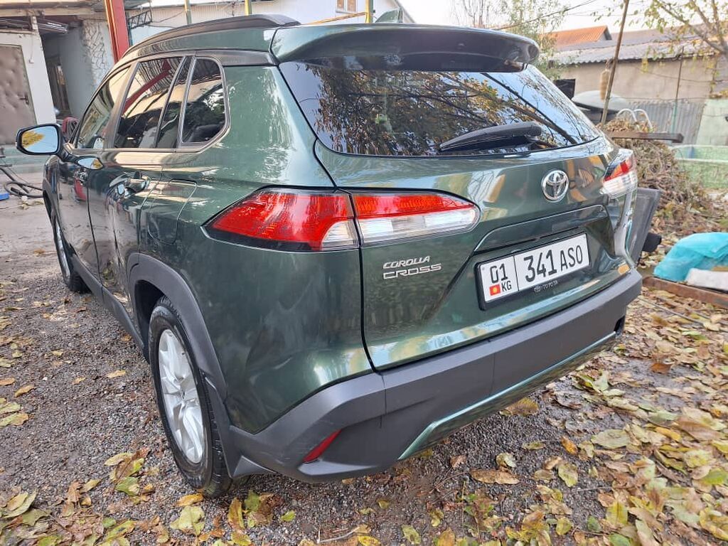 Toyota Corolla Cross: 2022 г., 2 л, Автомат, Бензин, Кроссовер: фото 3
