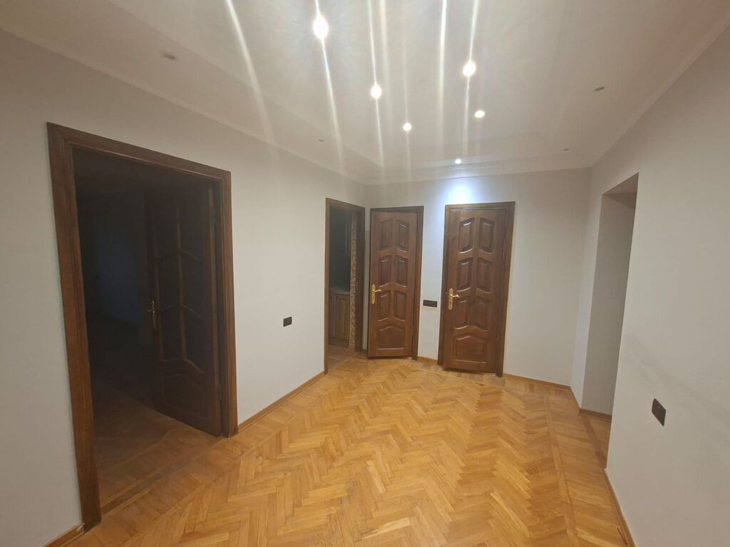 Bakı, 3 otaqlı, Köhnə tikili, 100 kv. m