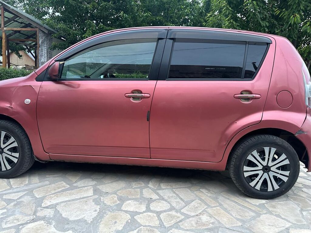Toyota Passo: 2005 г., Автомат, Бензин, Хэтчбэк: фото 3