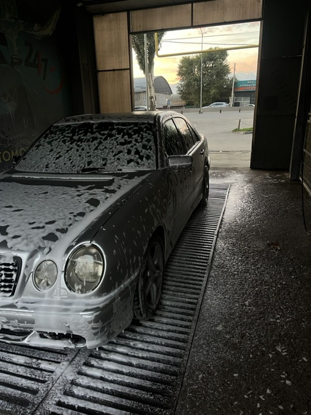 Mercedes-Benz E-Class: 1997 г., Седан: фото 1