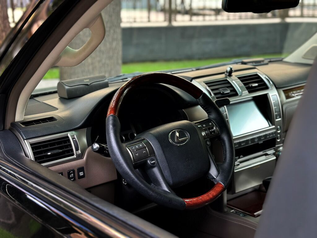 Lexus GX: 2010 г., 4.6 л, Автомат, Бензин, Внедорожник: фото 4