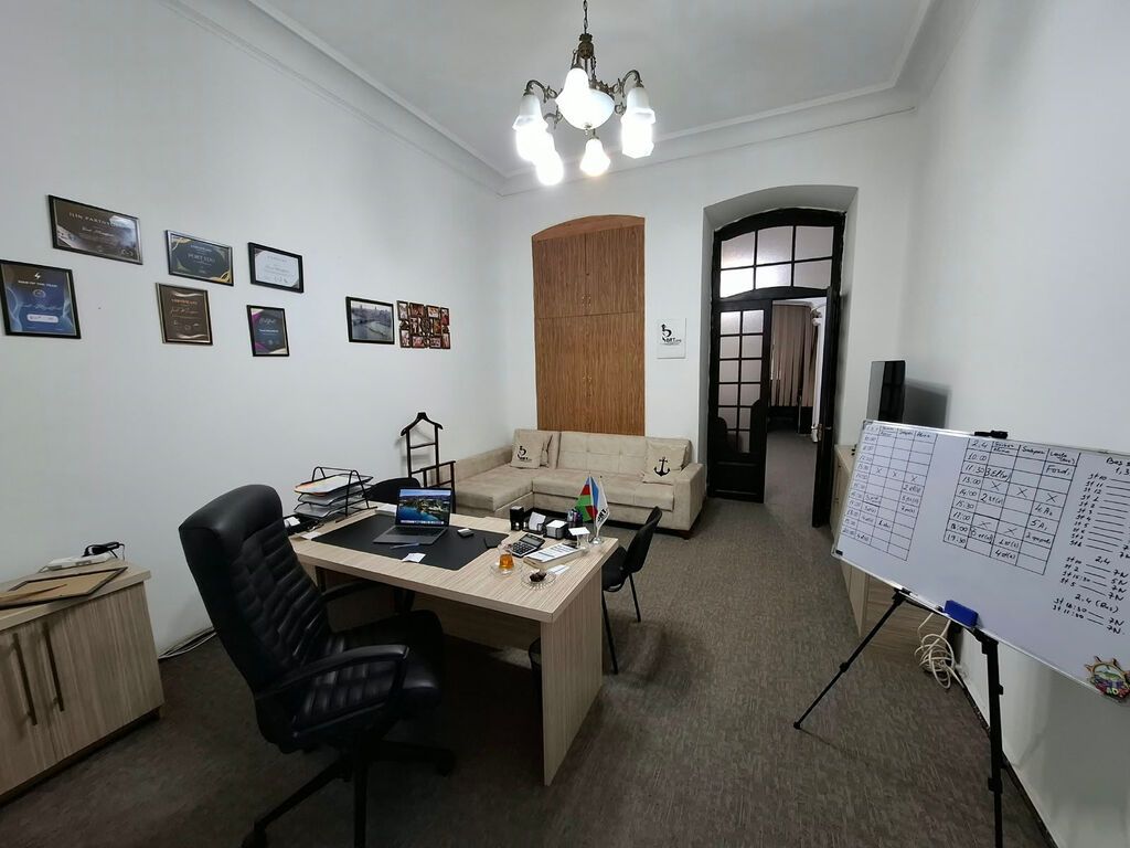 Bakı, 5 otaqlı, Köhnə tikili, 174 kv. m