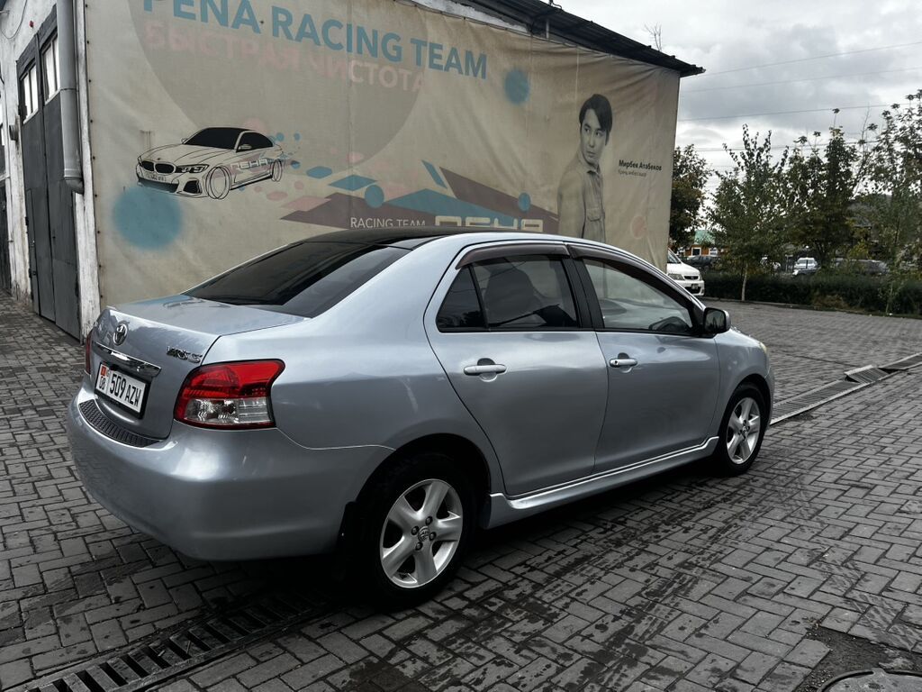 Toyota Yaris: 2007 г., 1.5 л, Автомат, Бензин, Седан: фото 5