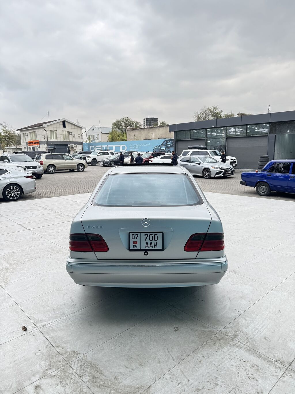 Mercedes-Benz E-Class: 2001 г., 5 л, Автомат, Бензин, Седан: фото 4